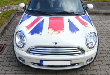 MINI strahlt mit Union Jack