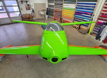 folienbeklebung-eines-kleinstflugzeuge-bei-kfolia-magdeburg-10
