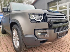 land-rover-defender-110-in-matt-charocaoal-foliert-6
