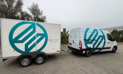 Werbefolierung Renault Master Transporter mit Anhänger 1