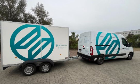 Werbefolierung Renault Master Transporter mit Anhänger 1