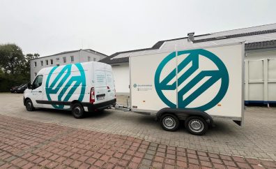 Werbefolierung Renault Master Transporter mit Anhänger 3