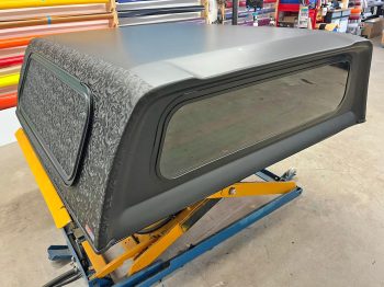 Designfolierung - Toyota Hilux - Shadow Black 3M Hardtop 3