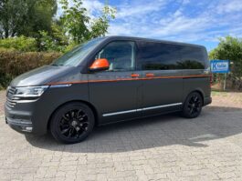 Teilfolierung - VW T6.1 Multivan - Schwarz Matt & Gloss Bright Orange 04