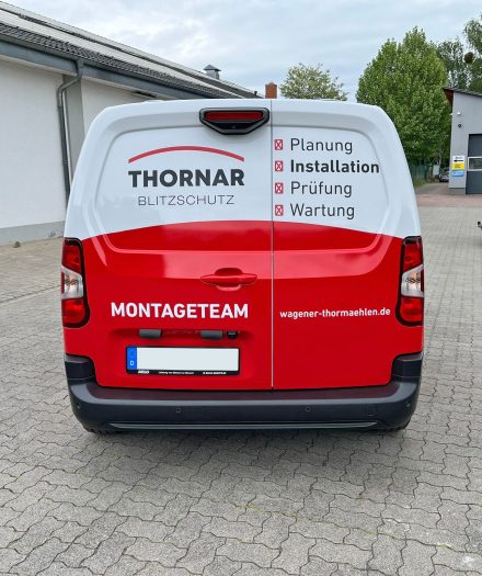 Flottenfolierung - Fiat Transporter - THORNAR Blitzschutz - Hexis Ruby Red Gloss 2