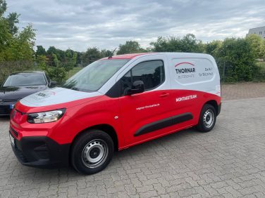 Flottenfolierung - Fiat Transporter - THORNAR Blitzschutz - Hexis Ruby Red Gloss 4