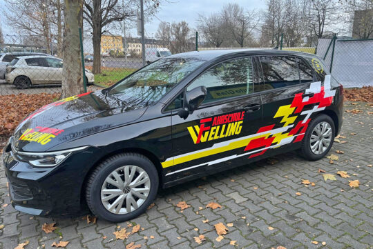 kfolia-fahrschule-welling-vw-golf-hexis-skintac-folierung 1