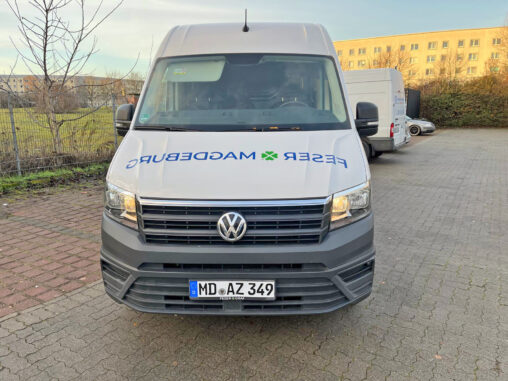 kfolia-vw-crafter-feser-graf-werbefolierung-signalblau 5